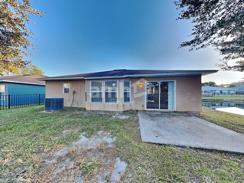 Building Photo - 12618 Wooded Bluff Ct