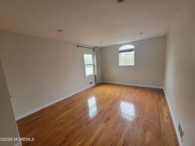 Building Photo - 22 Weller Pl