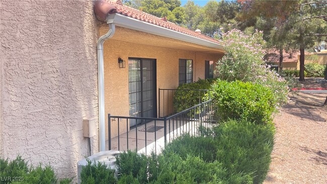 Building Photo - 2851 S Valley View Blvd