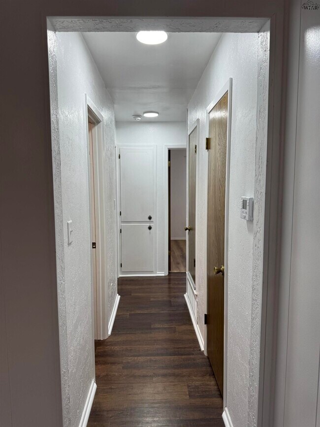 Building Photo - 2304 Tinker Trl