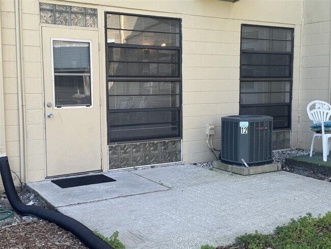 Building Photo - 2040 World Pkwy Blvd