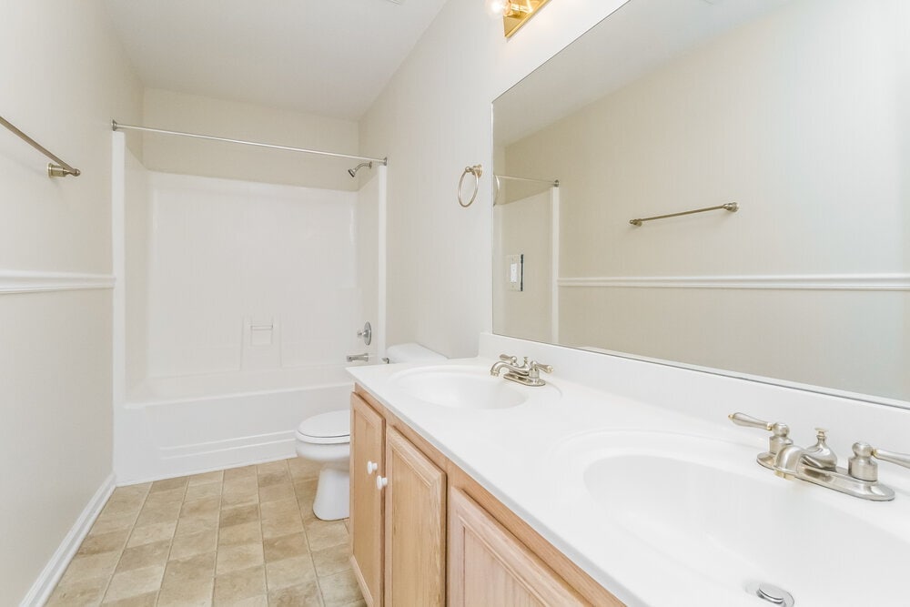 Building Photo - 2164 Spring Hill Cir