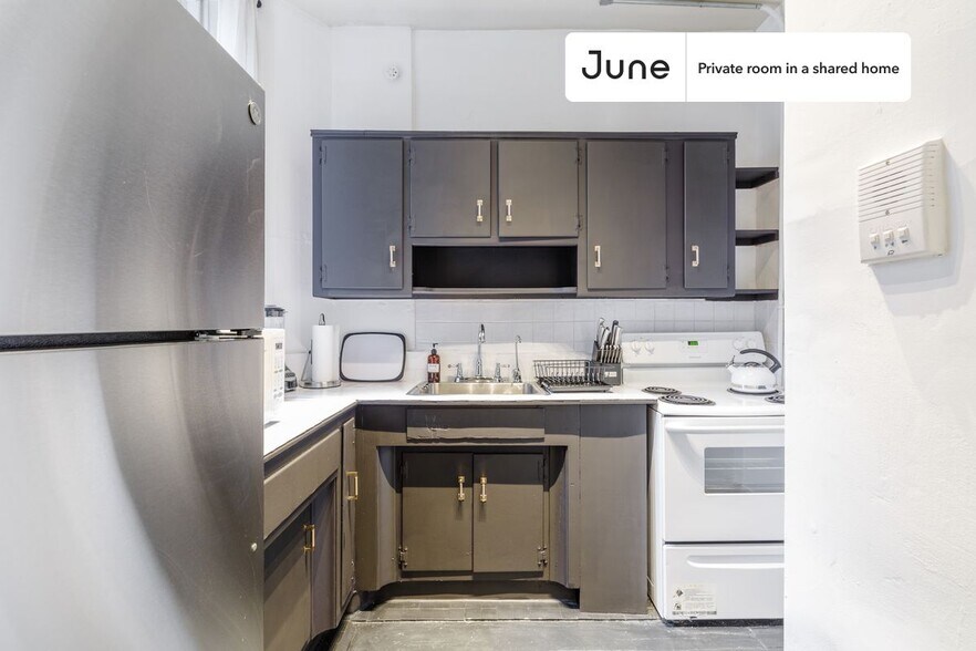 Building Photo - Room in Shared 4 bed/1 bath home in Chelsea