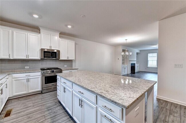 Building Photo - 477 Danville Ave