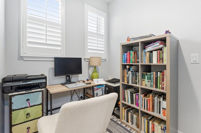 Building Photo - 2272 Old Rail Wy