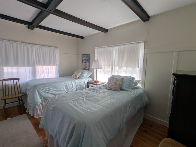 Building Photo - 12 Cove Rd