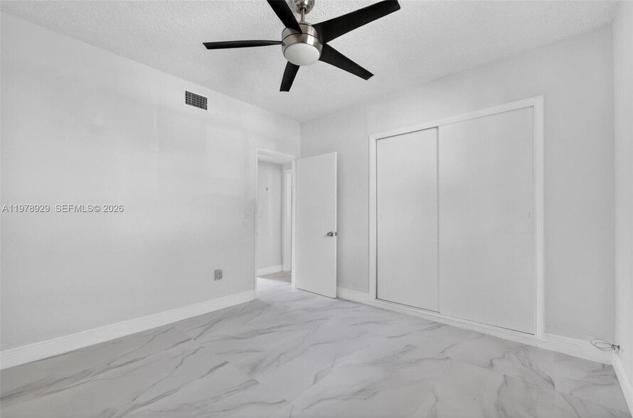 Building Photo - 1470 N Treasure Dr