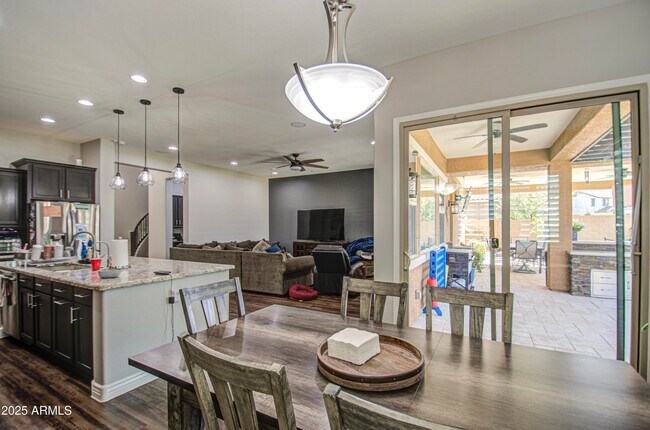 Building Photo - 3016 N Glenview