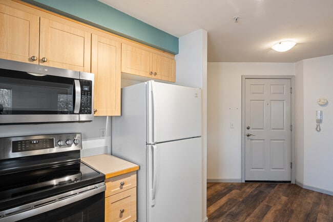 Building Photo - 10511 Midvale Ave N