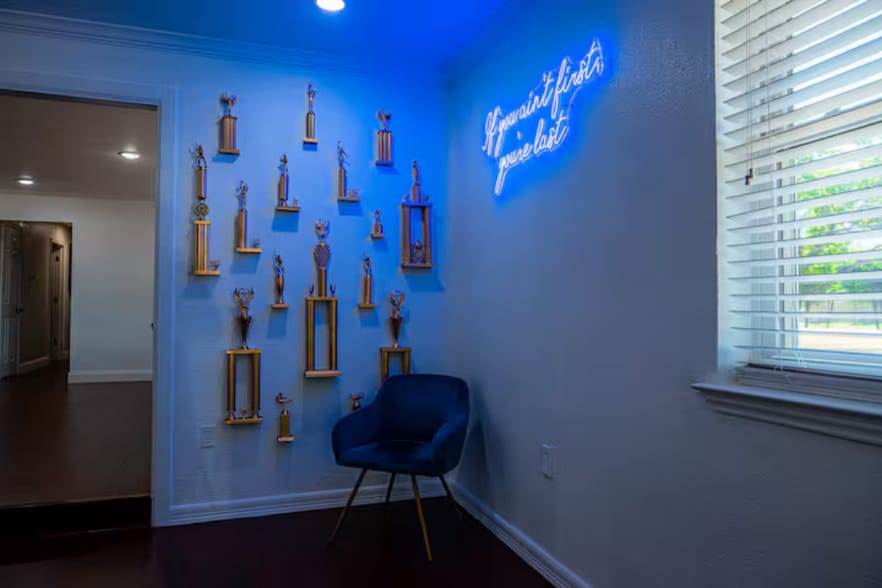 Building Photo - 1011 E Wintergreen Rd