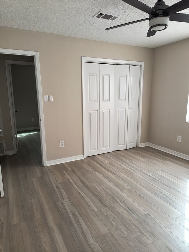 Building Photo - Single Family Home for Rent