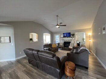 Building Photo - Spacious 3BR+ with fully fenced in backyard