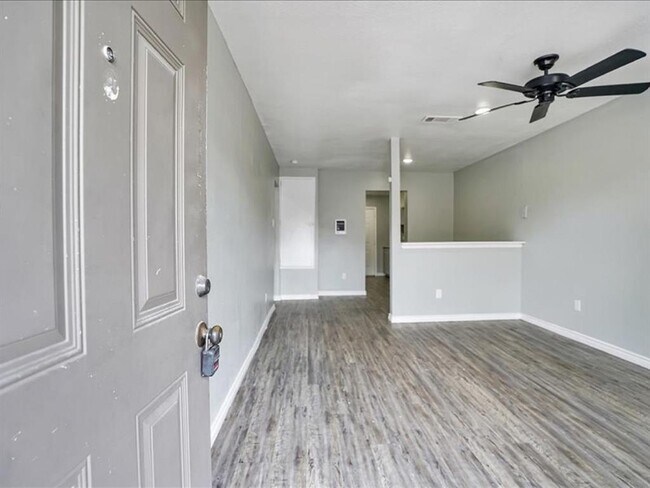 Primary Photo - 5117 Lavender St