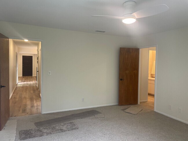 Building Photo - Upper East/Mission Area 3 Bedroom Home - Available Mid-August