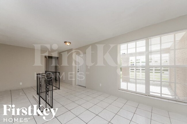 Building Photo - 2220 NW 44th Ave