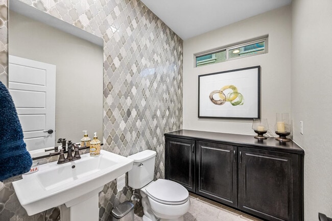 Building Photo - 14462 W Artemisa Ave