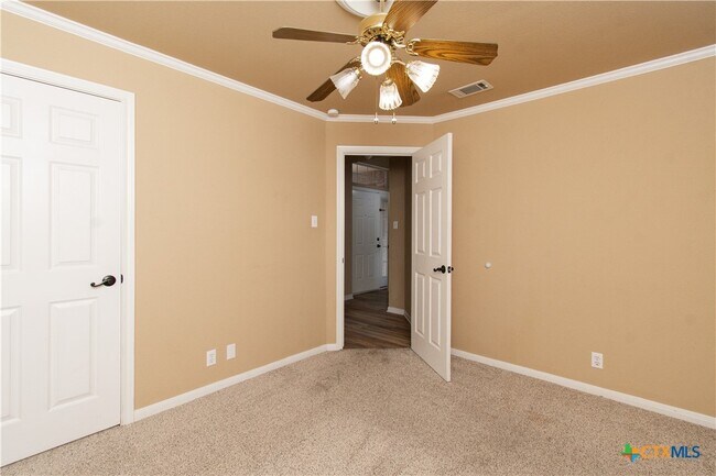 Building Photo - 4819 Box Canyon Dr