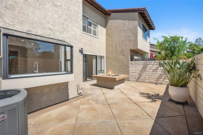 Building Photo - 25716 Harbor Point Dr