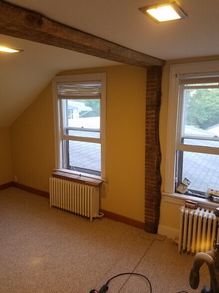 Building Photo - 410 North St