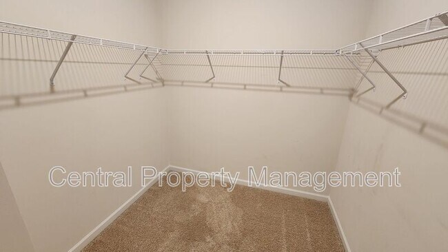 Building Photo - 731 Liberty Walk Ln