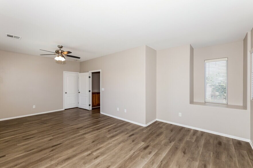Building Photo - 643 Calamus Palm Pl
