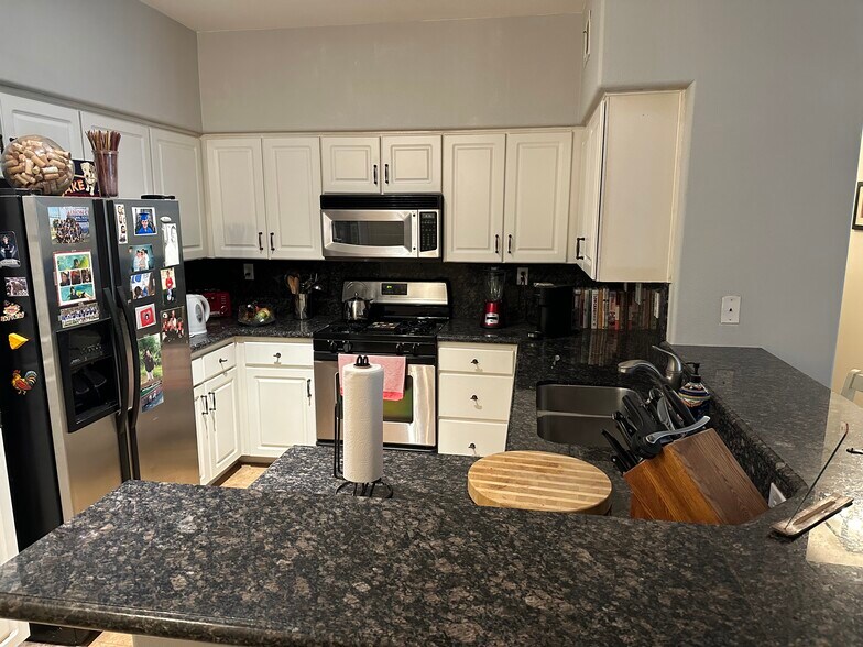 Kitchen - 12370 Carmel Country Rd
