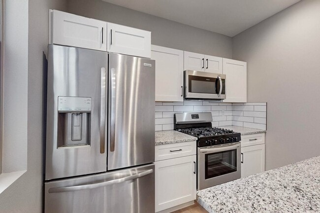 Building Photo - New Townhouse NE Heights 2/bedroom 1.5/bath 1/CG