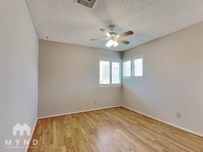 Building Photo - 1116 N Ambrosia