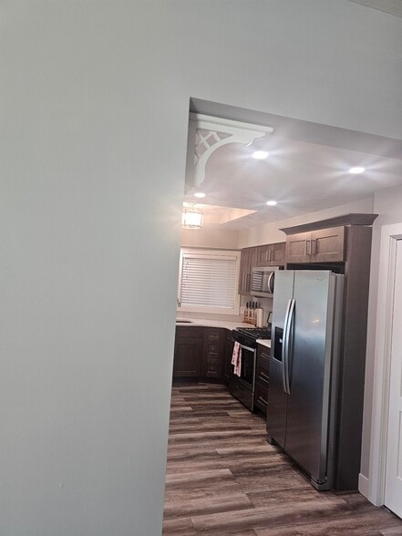 Building Photo - 14465 Krug Cir