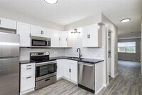 Building Photo - 302 Sal Blvd