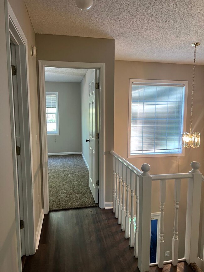 Building Photo - Available now-60 Woodfield Pl.
