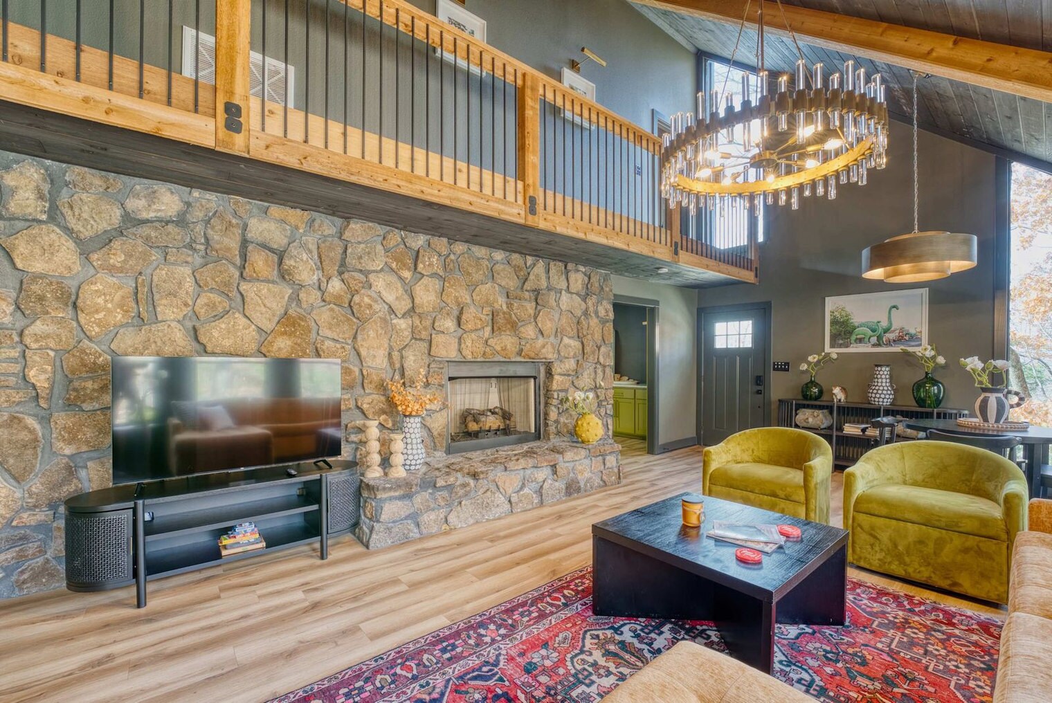 Building Photo - 1780 N Walnut Ave