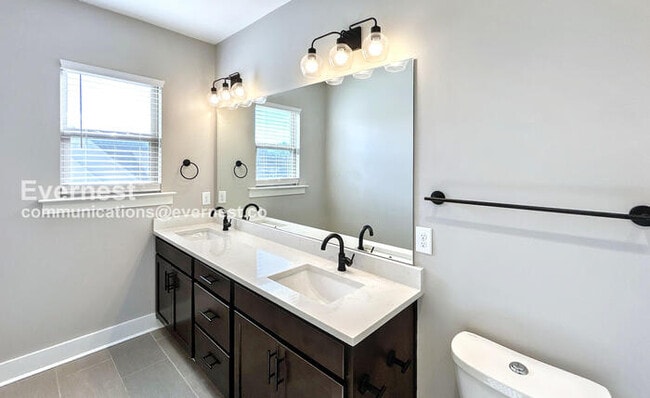 Building Photo - 208 Thompson Park Dr