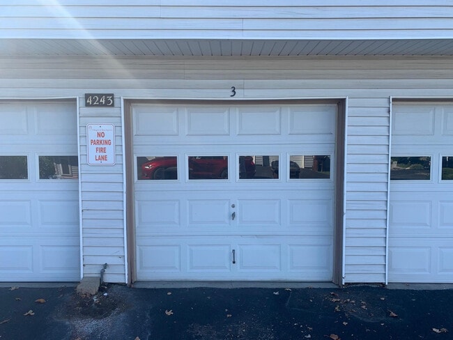 Building Photo - 4243 Briarwood Dr