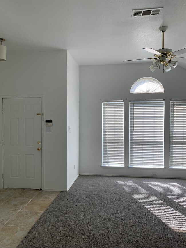 Building Photo - 4838 Orchard Ridge Dr