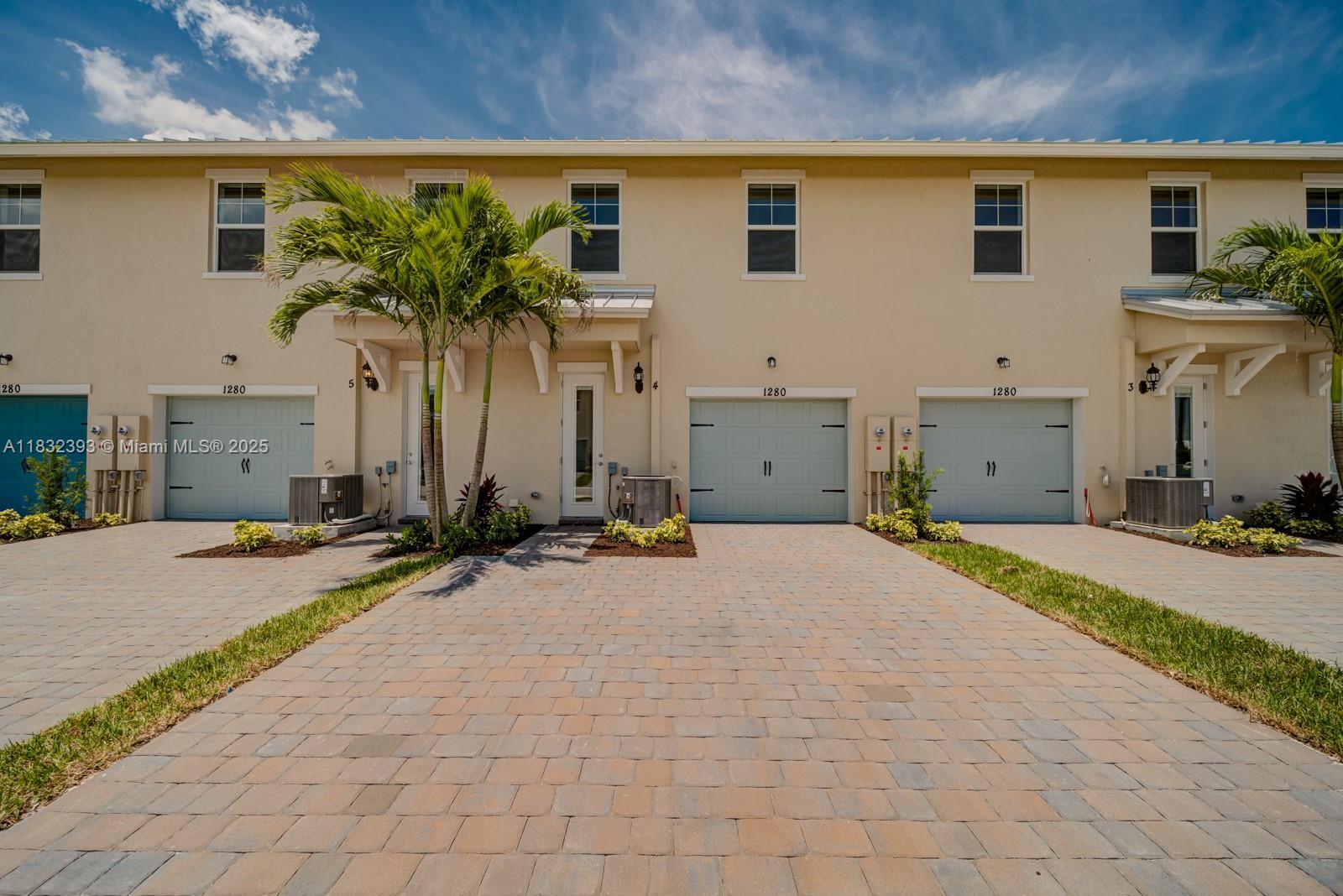 Building Photo - 1280 Eucalyptus Dr