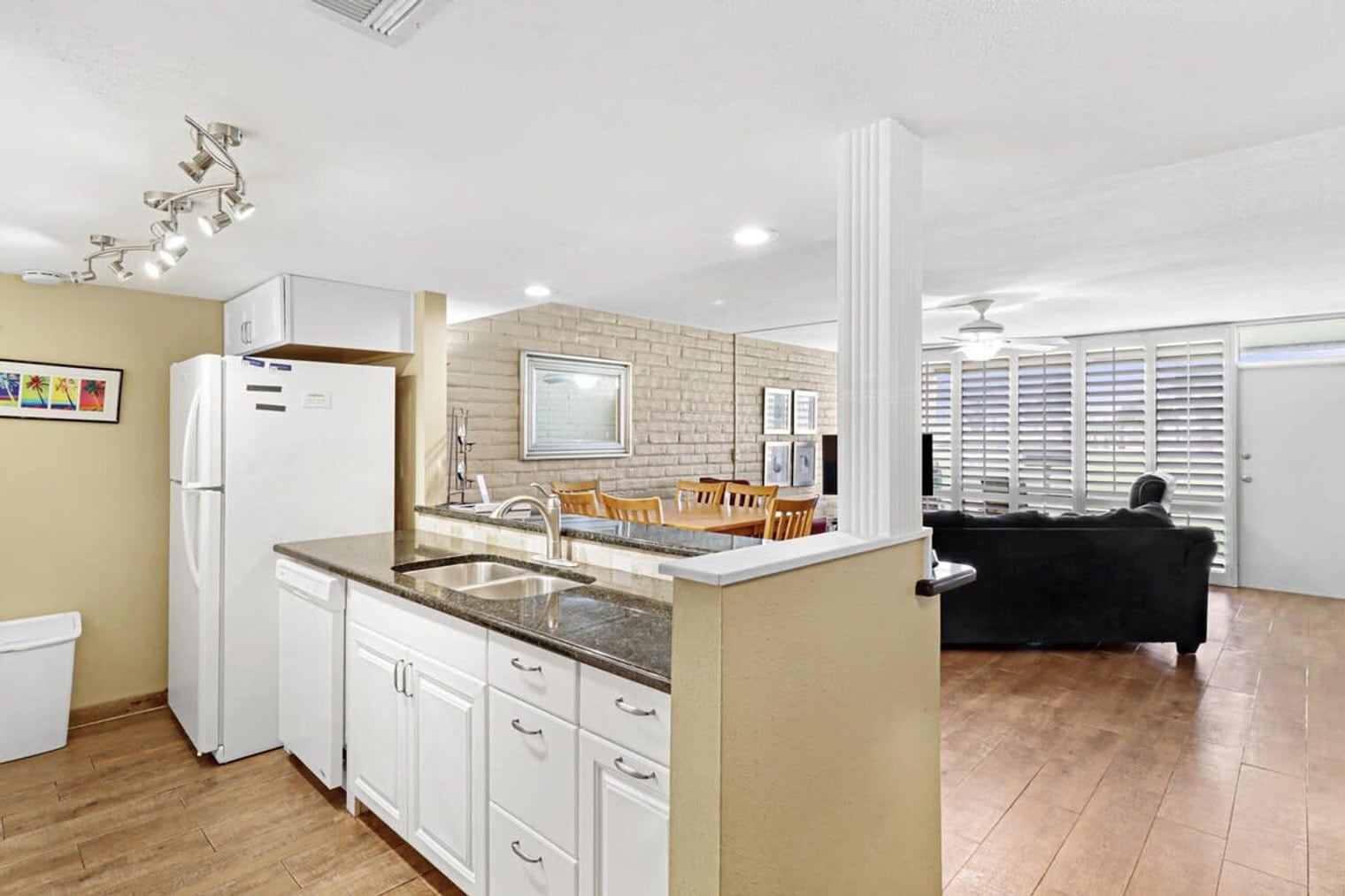 Building Photo - 1421 Eleventh Street-SI ID1023214P