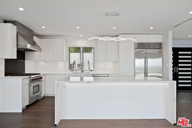 Building Photo - 1256 Stradella Rd