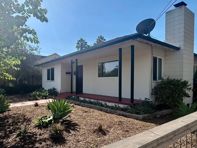 Building Photo - 733 Olive St