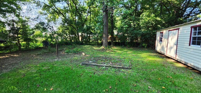 Building Photo - 3 bedroom home near base