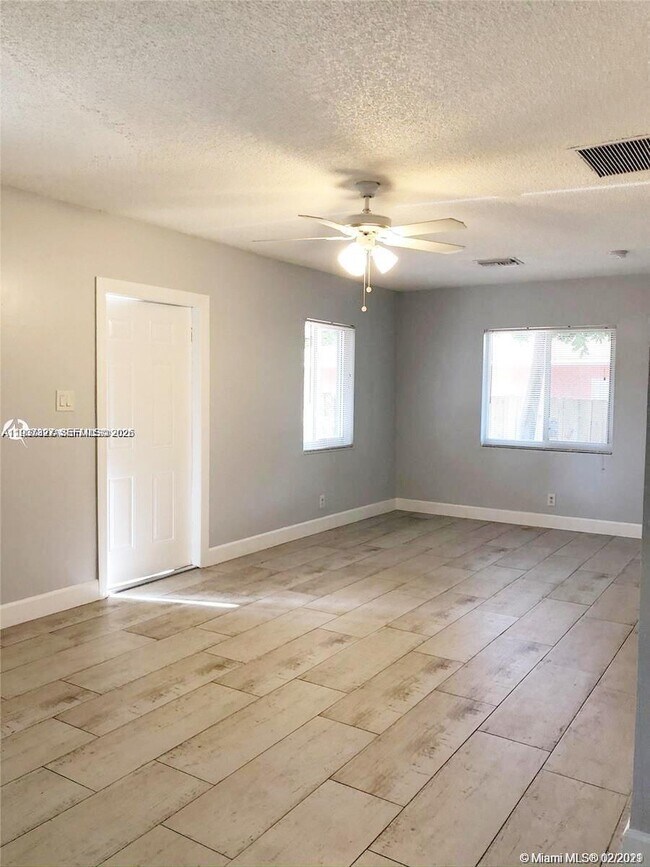 Building Photo - 1235 NE 3rd Ave