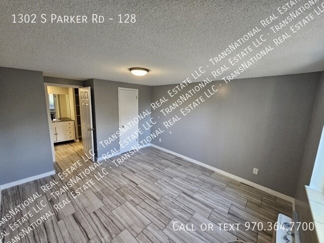 Building Photo - 1302 S Parker Rd