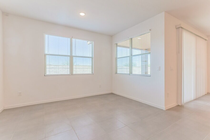 Building Photo - 35792 N Bloom St