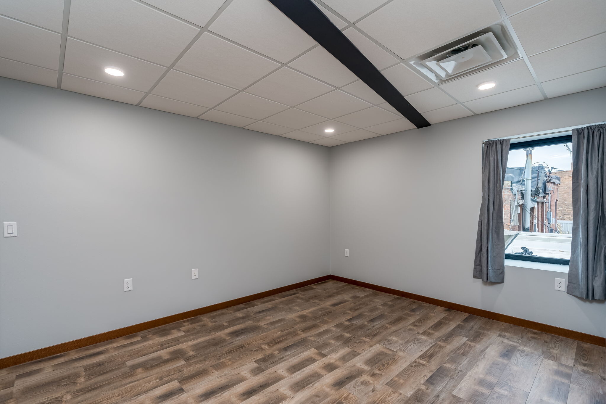 Bedroom 1 - 513 N Riverfront Dr