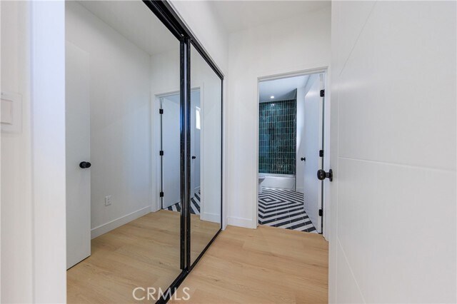 Building Photo - 2847 S Victoria Ave