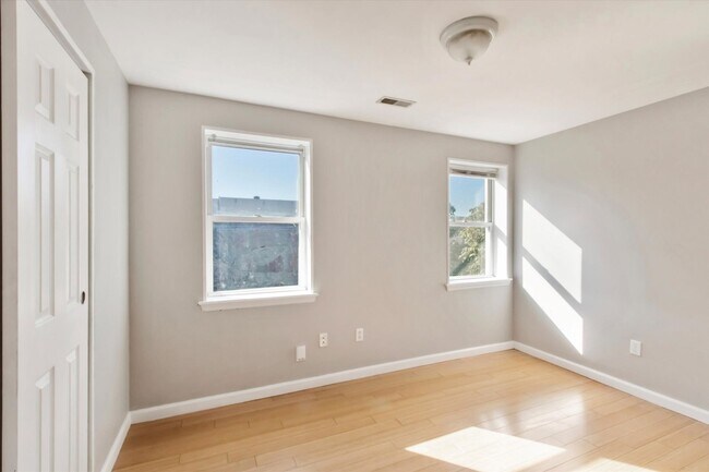 Building Photo - 1716 N 18th St