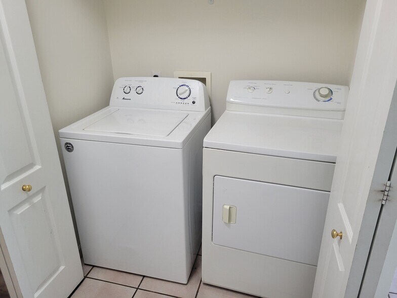 Building Photo - 614 Vineyards Ct