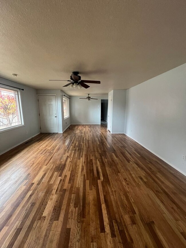 Building Photo - Newly Renovated 4 Bedroom, 2 Bathroom Home - Located in Moyina Heights!