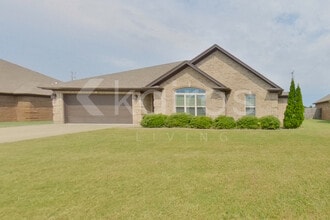 Building Photo - 94 Cottonwood Dr