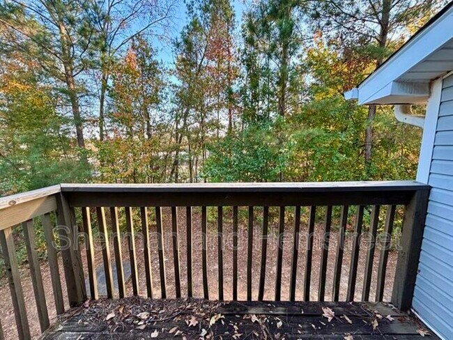 Building Photo - 406 Commons Dr